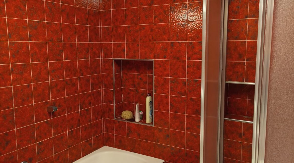 Baño rojo 3