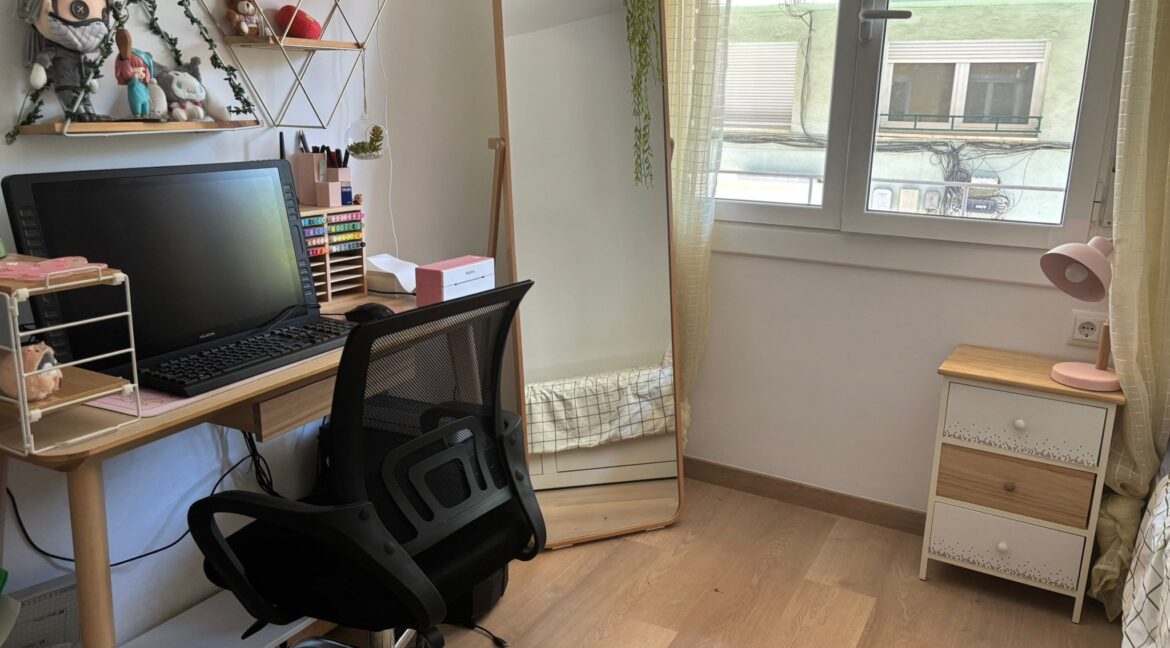 Dormitorio_1_escritorio