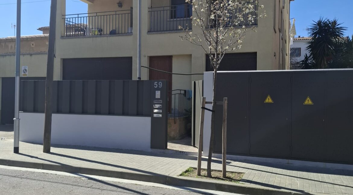 FACHADA CASA 1