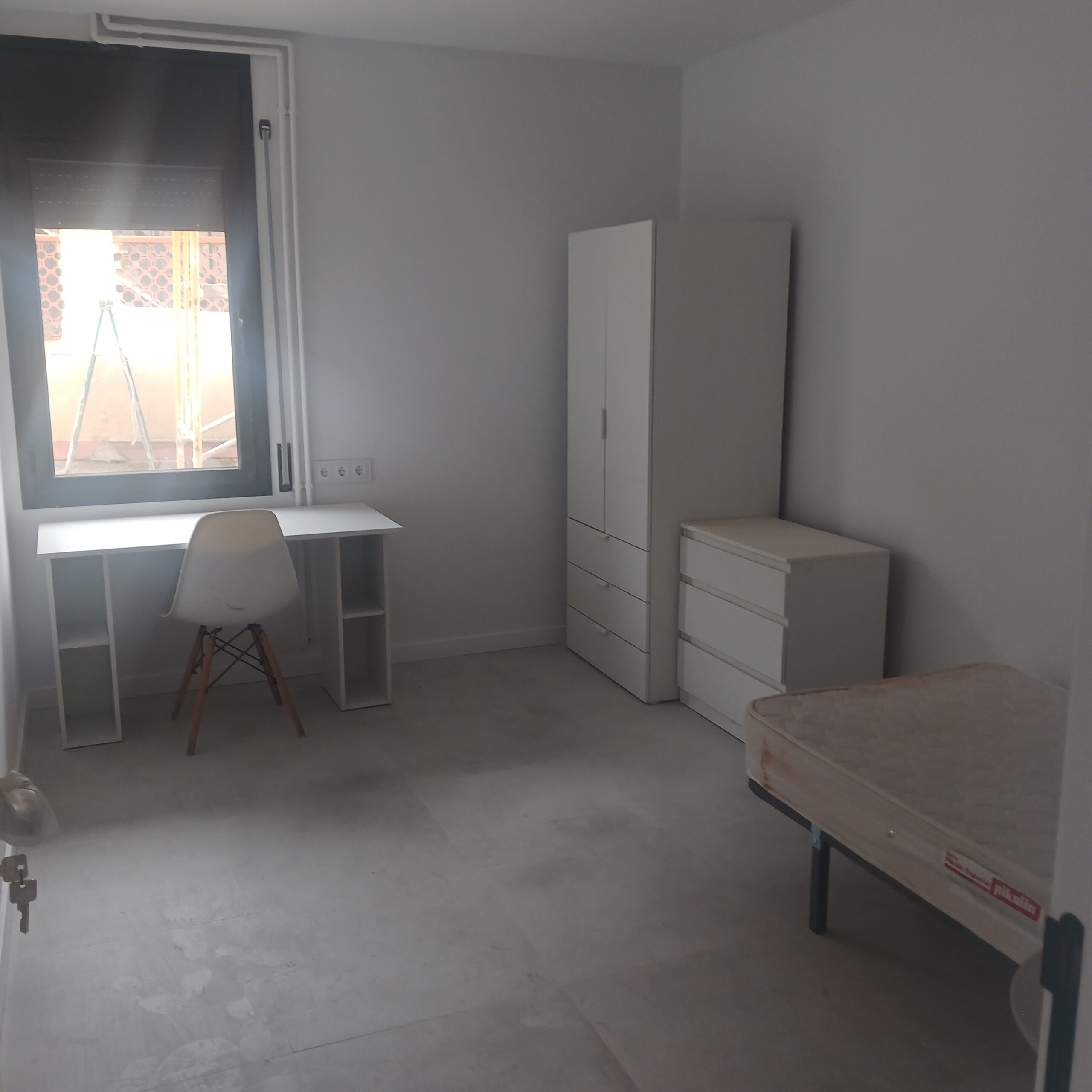 Código 215002 – Habitación individual  en piso de estudiantes en Cerdanyola. Muy cerca del Campus Bellaterra