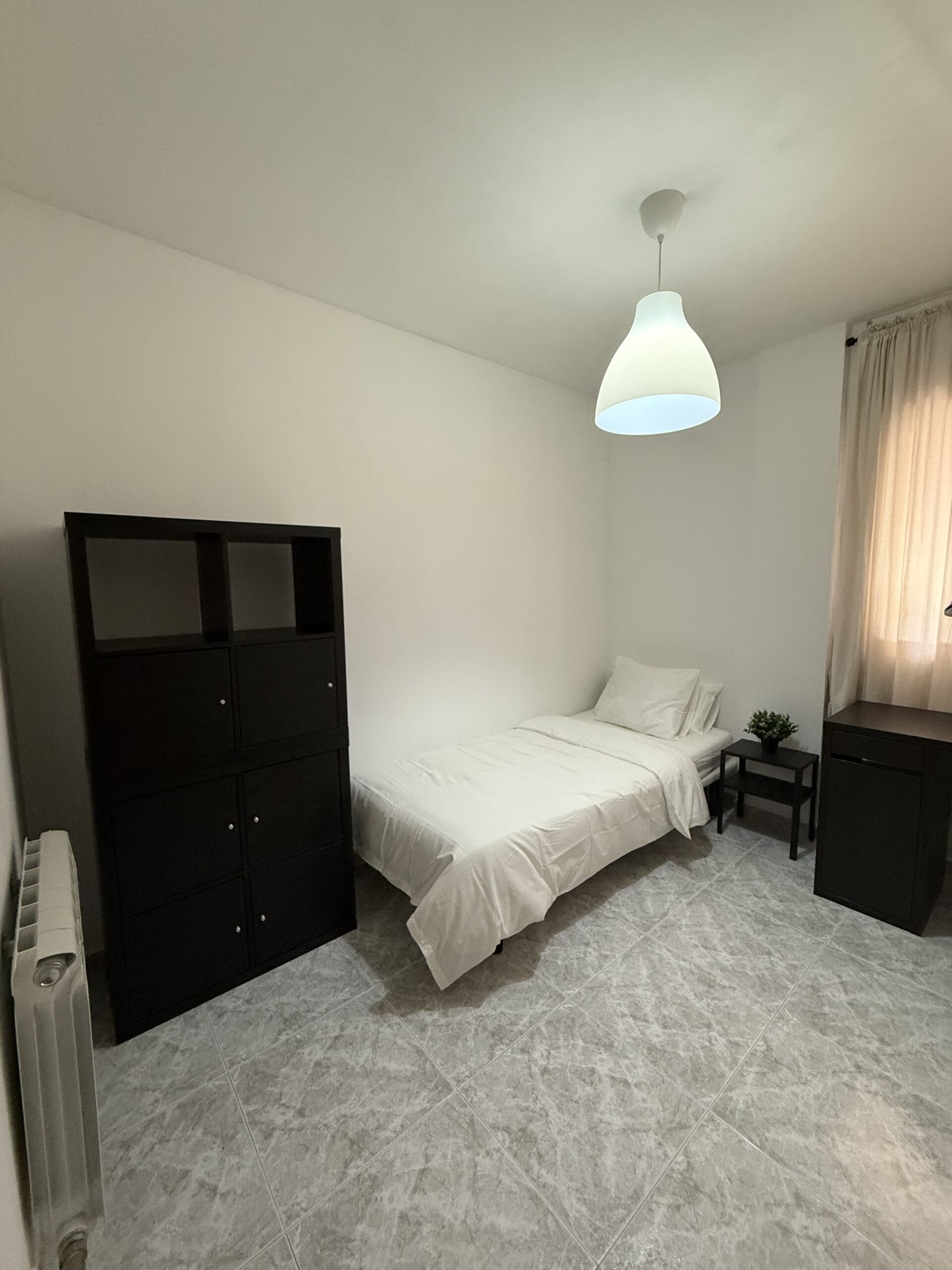 Código 205003 – Habitación individual  en piso de estudiantes en Ripollet – bien comunicado con el Campus Bellaterra